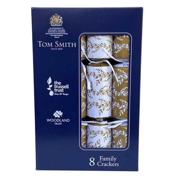 Tom Smith Christmas Crackers Gold and White with Foliage Family Crackers 8 x 12.5 Inch 200g